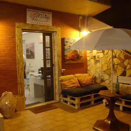 Le Meduse מלון 2*